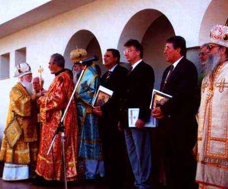 Bud05_M.SIMEON  M.NEOPHYT B.AVENIR at Celebration for New Community House - 1.Oct.2000